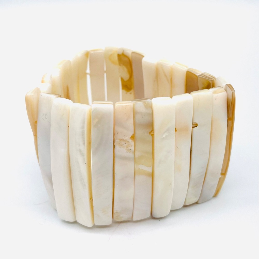Mother of Pearl Shell Stretch Bracelet Cream Tan Chunky